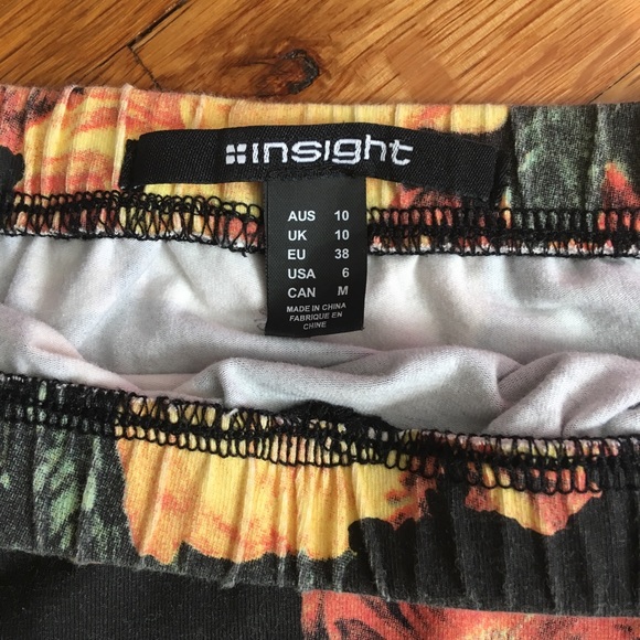SALE!🌞Vintage style UO Insight Floral Mini Skirt - Picture 7 of 7
